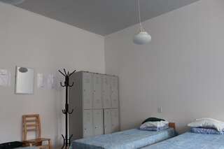 Хостелы Hostel Lõuna Пярну Кровать в общем номере для мужчин и женщин с 8 кроватями и общей ванной комнатой-2