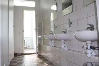 Хостелы Hostel Lõuna Пярну Одноместный номер с основными удобствами и общей ванной комнатой-2